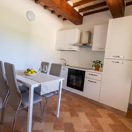 Apartament Mavarelli 26 *